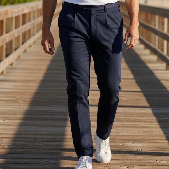 Roundtree & Yorke - NWT, Navy Blue Travel-smart, Pleated, Expander Waistband,... - Picture 1 of 9